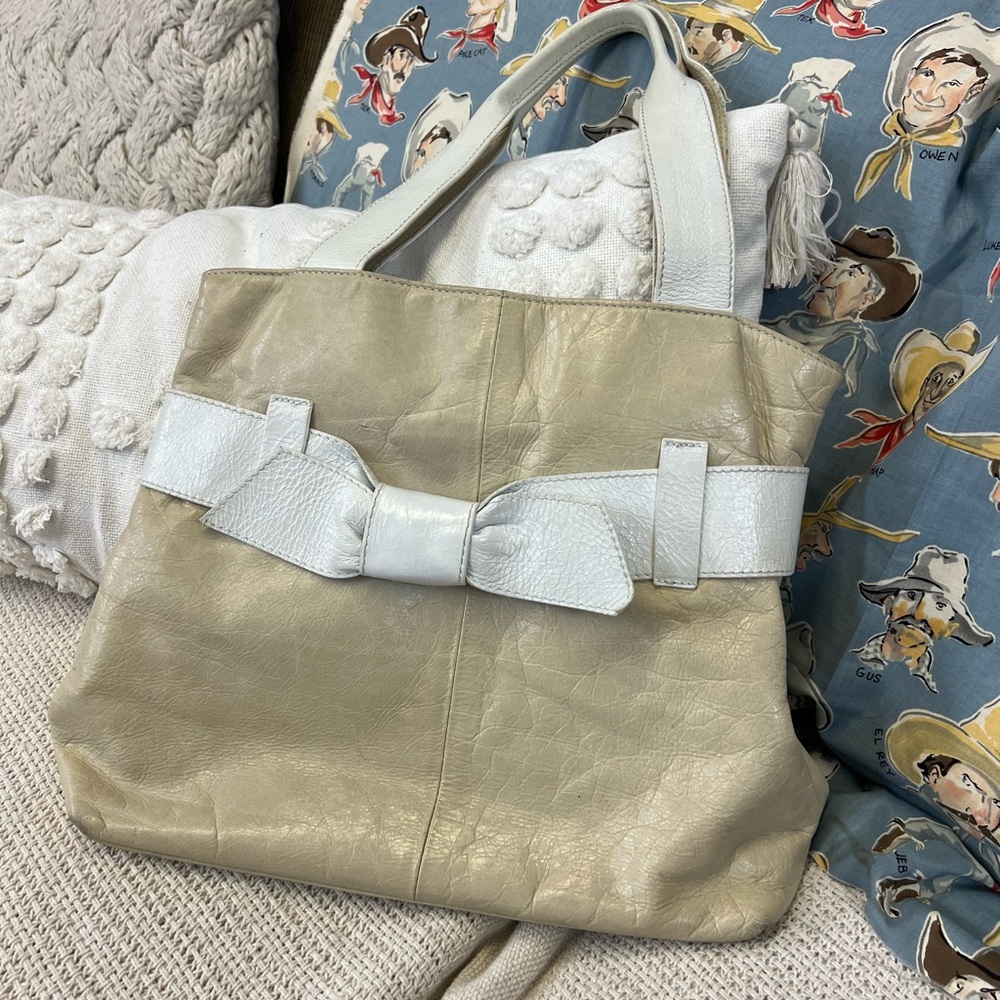 Chic Cream and White Shoulder Bag